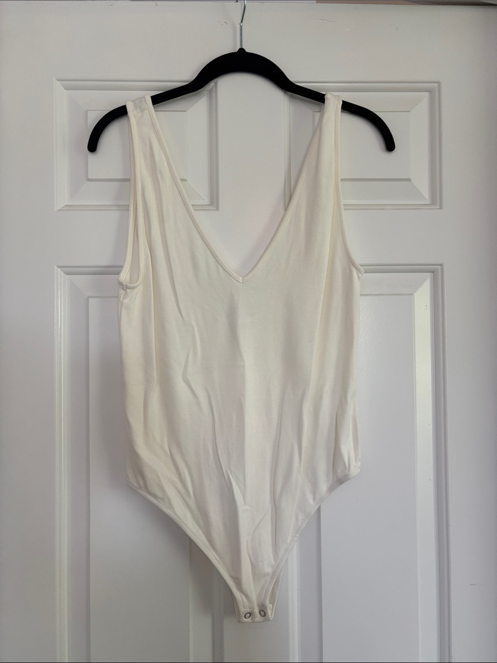 Express Cream V-Neck Sleeveless Bodysuit